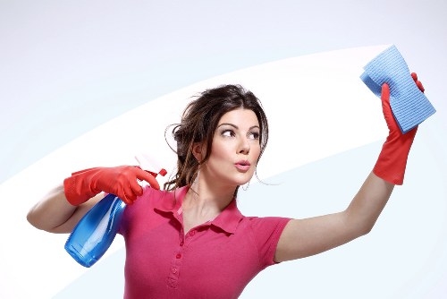 Acknowledging a service complaint during oven cleaning
